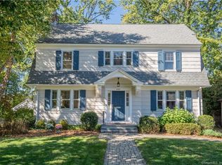 233 Quaker Ln N, West Hartford, CT 06119