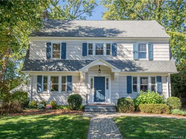 233 Quaker Lane North, West Hartford, CT 06119