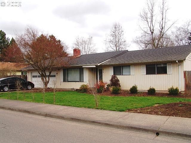 1st image of 870 SE 32nd Ave