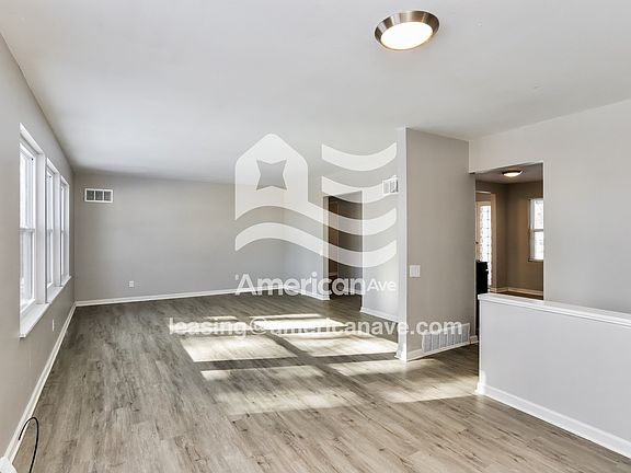 261863_004_wm_-_living_room_13501496.jpg