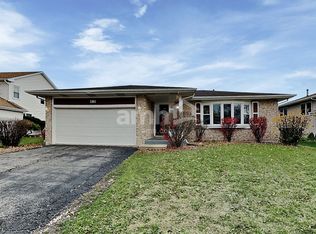 181 Beaver Creek Dr, Bolingbrook, IL 60490