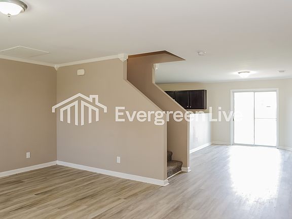 2nd image of 3193 Castlecreek Dr SW