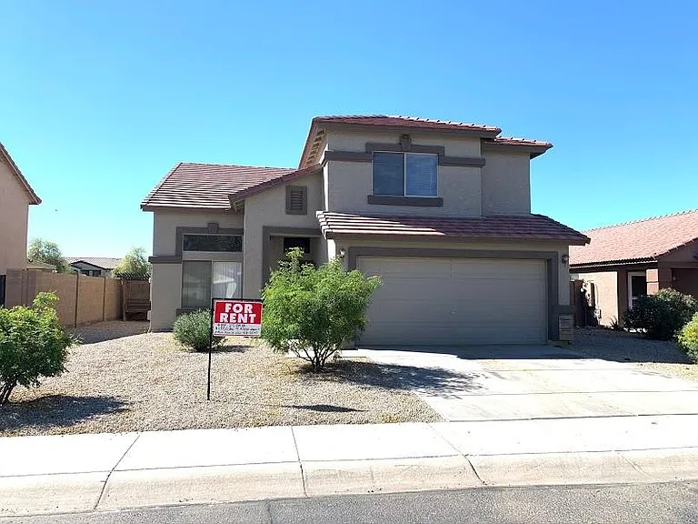 1457 E 10th Pl — Photo 2