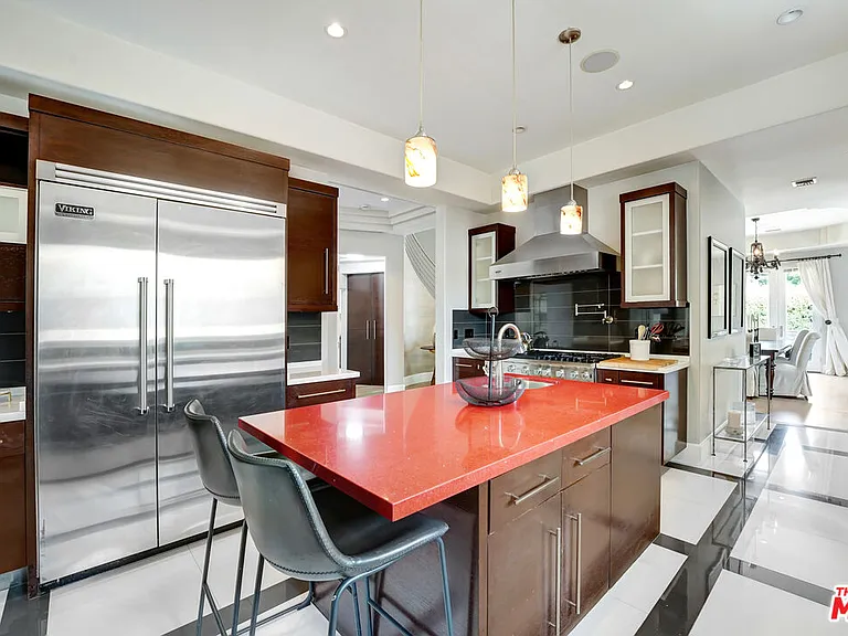 841 N Crescent Heights Blvd — Photo 9