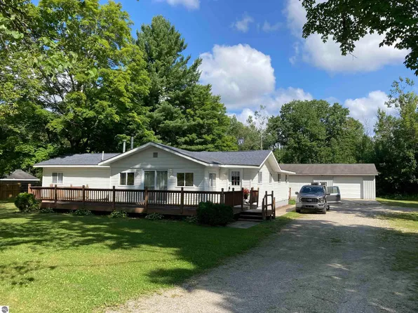 3277 E Rose City Rd, Lupton, MI 48635