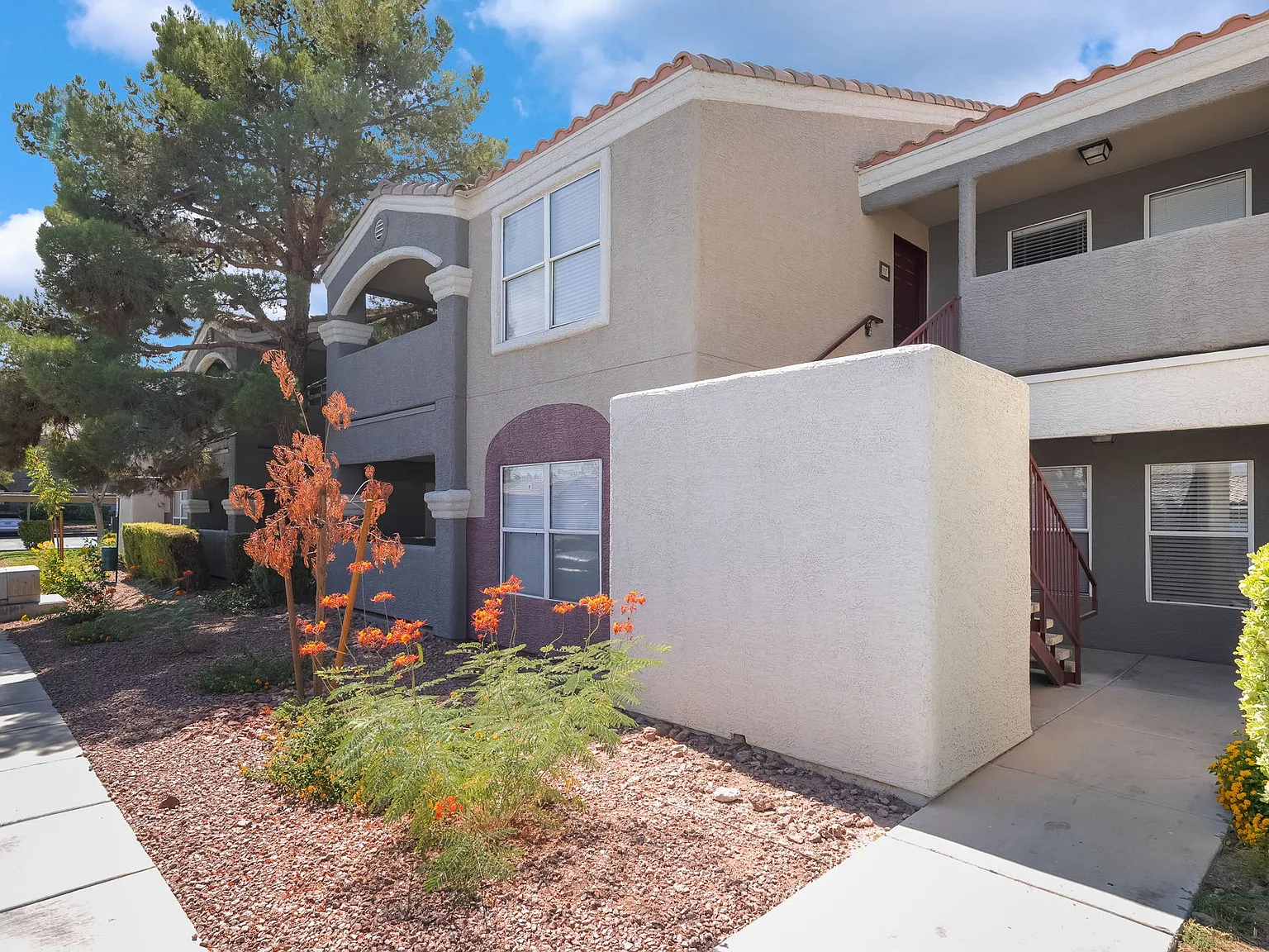 2 bed, 1036 sqft, $1,520 — Photo 3