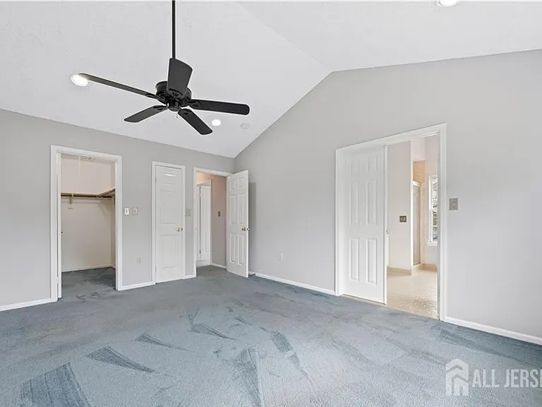 32 Cabot Way — Photo 14
