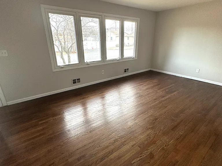 700 Surf Ave — Photo 6