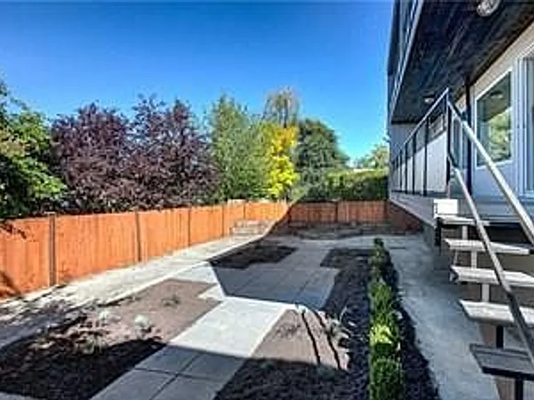 6039 3rd Ave NW — Photo 4