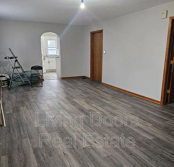 621 S Union Ave — Photo 7