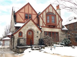 7215 W Bluemound Rd, Milwaukee, WI 53213