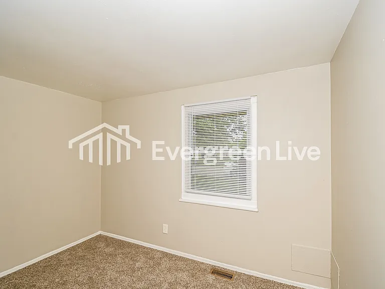 10415 Chris Dr — Photo 12