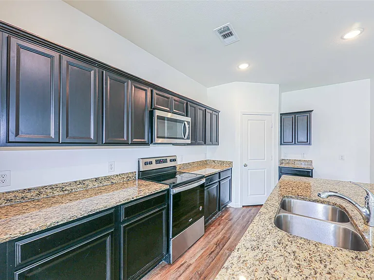 746 Wilshire Dr — Photo 20