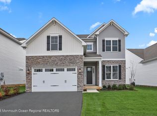 8 Amaryllis Dr, Englishtown, NJ 07726