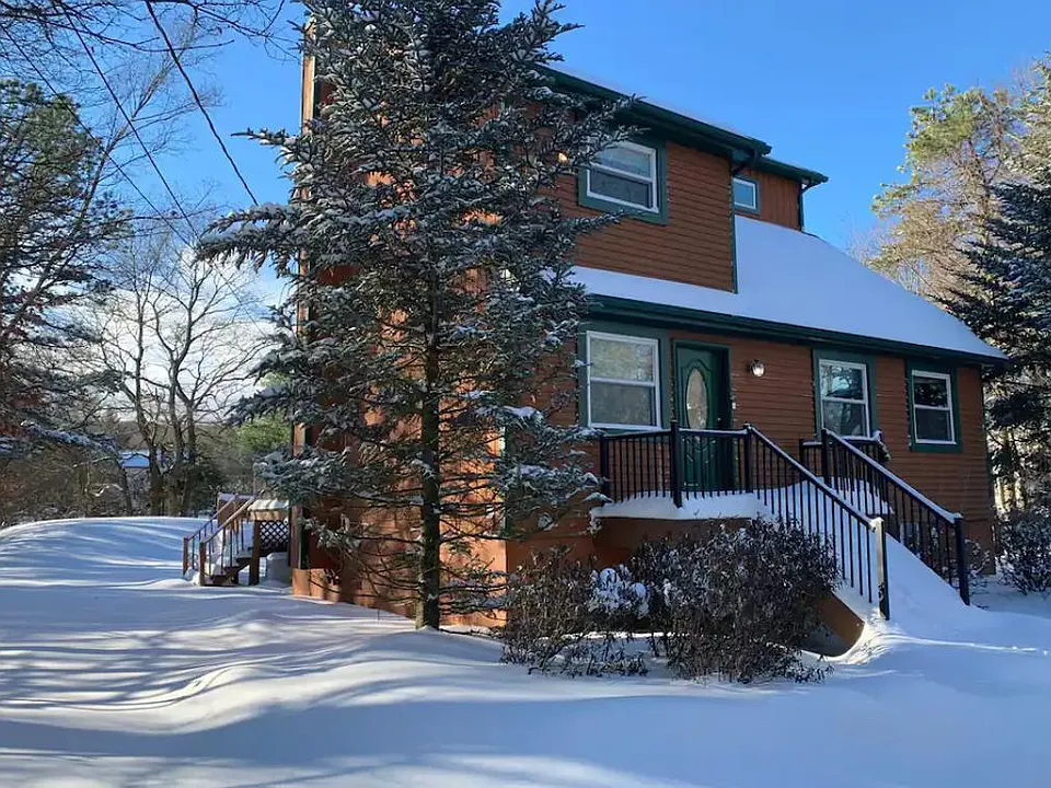 762 Stony Mountain Rd