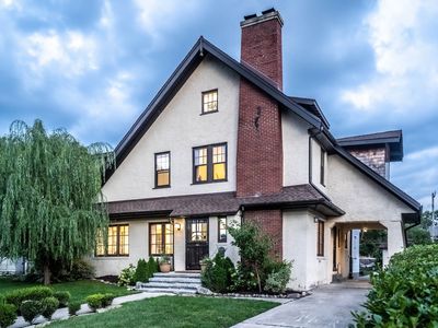 564 E Boston Blvd, Detroit, MI, 48202