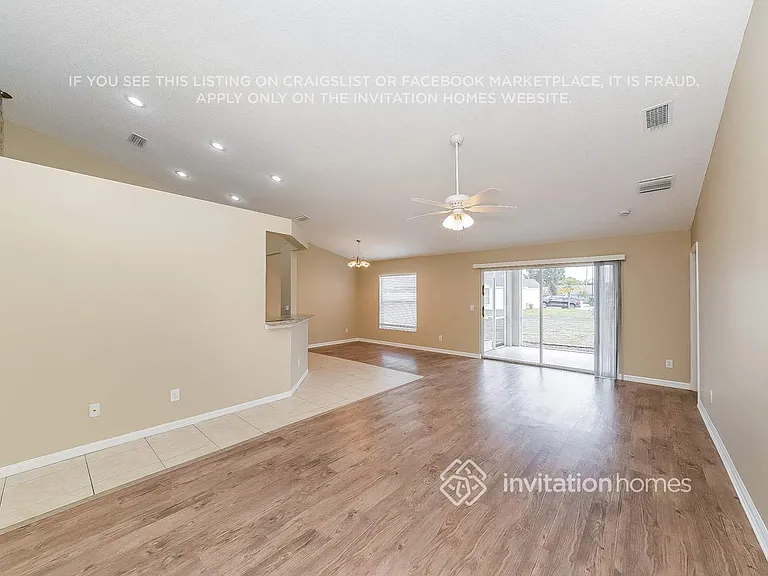 4635 Sanibel Way — Photo 3