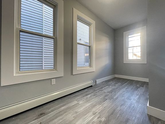 4th image of 168 Fulton Ave #1A