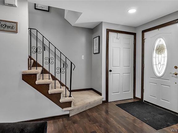 3rd image of 347 Wadsworth Ct