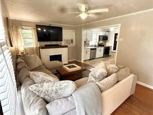 14232 Central Ave, Chester, VA 23836
