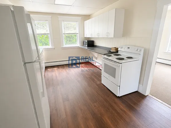 24 Tracy St APT 2, West Lebanon, NH 03784