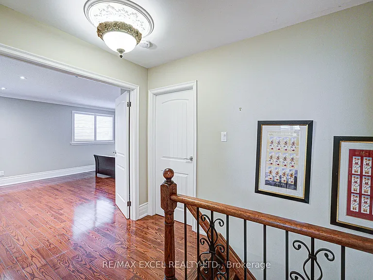 108 Babcombe Dr — Photo 26