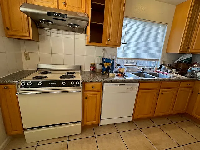8189 Hemingway Dr — Photo 5