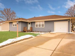 414 N Stone Church Rd, Peoria, IL 61604