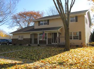 825 Bavarian Ct, Oshkosh, WI 54901
