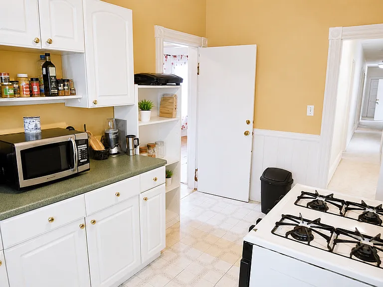 541 Washington St #2 — Photo 6