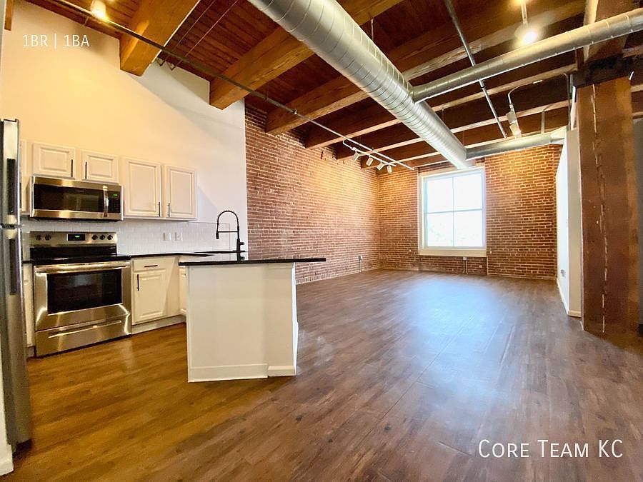 1st image of 202 W 5th St #208