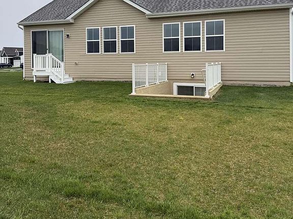 3rd image of 1005 Buxton Cir