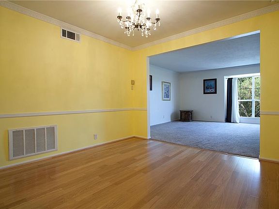 4th image of 7926 Royal Ln APT C