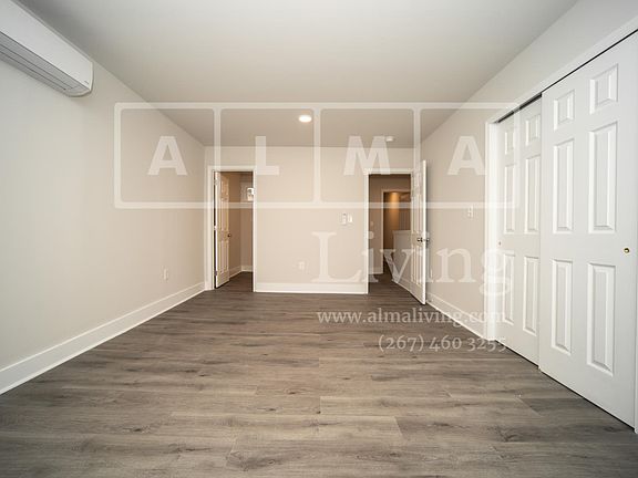 4th image of 1233 W Huntingdon St #33