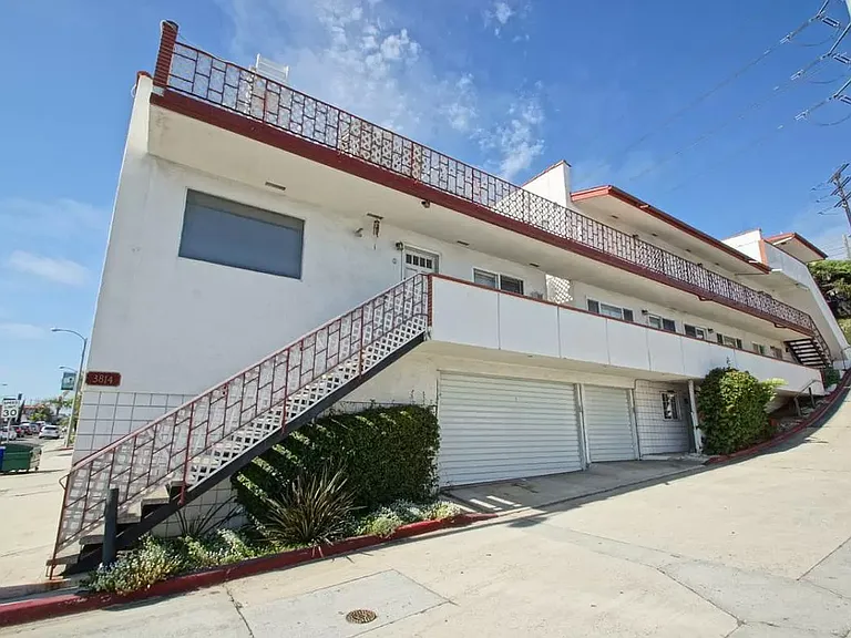 3814 Highland Ave — Photo 22