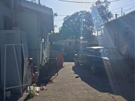 3rd image of 11720 S San Pedro St