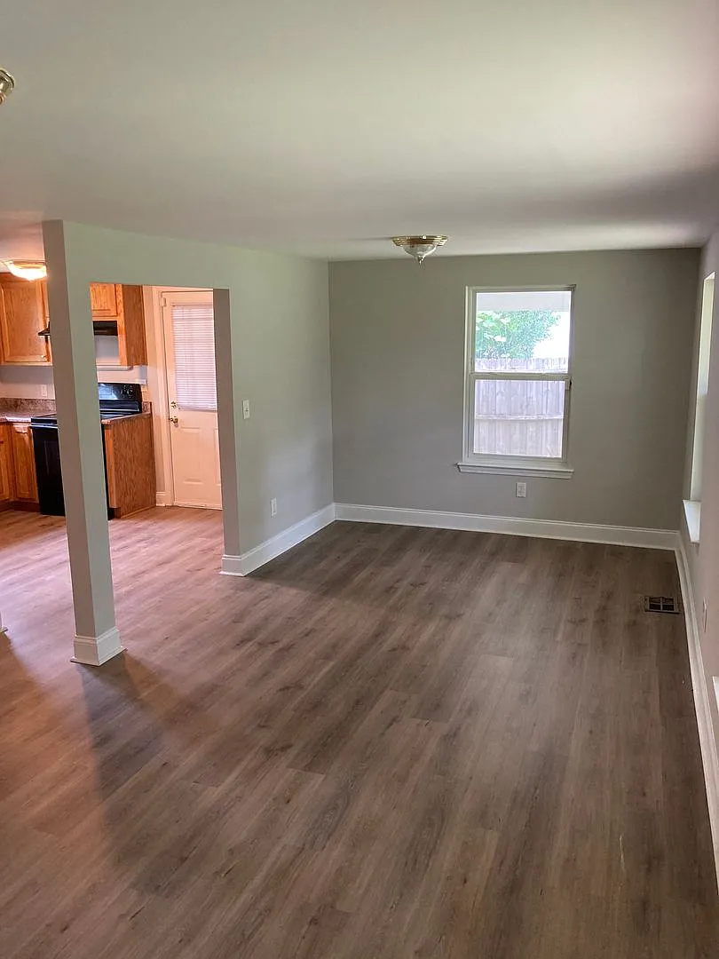 2/1 House in Carrollton- $1,195 — Photo 3