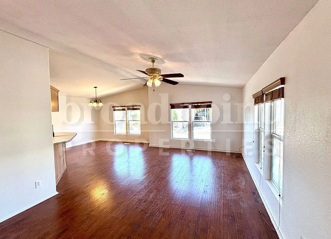 2 bed, 1320 sqft, $2,595 — Photo 3