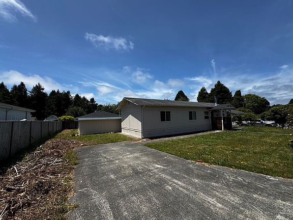 3rd image of 2026 Ridgewood Dr