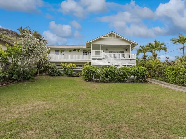 925 Aalapapa Dr, Kailua, HI 96734