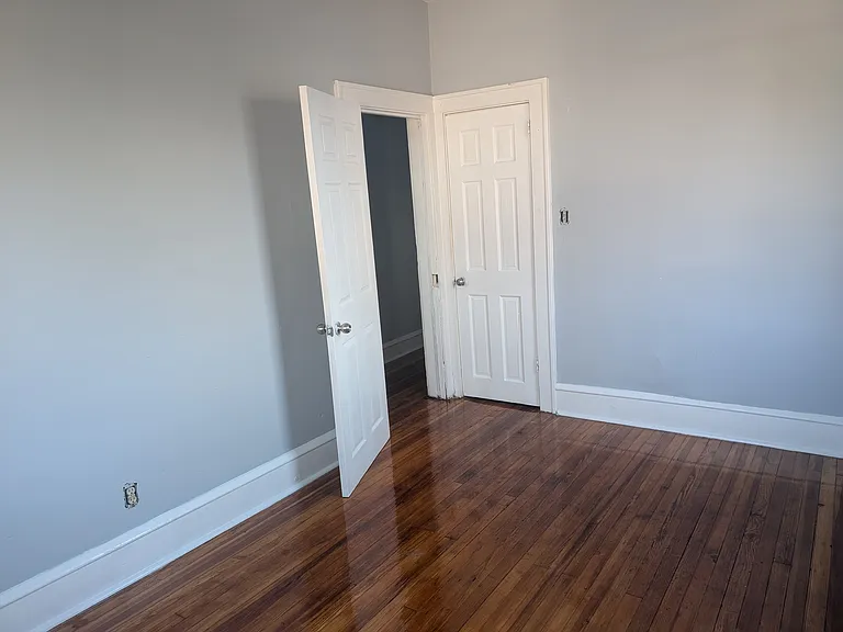 80R Oak St #1 — Photo 4