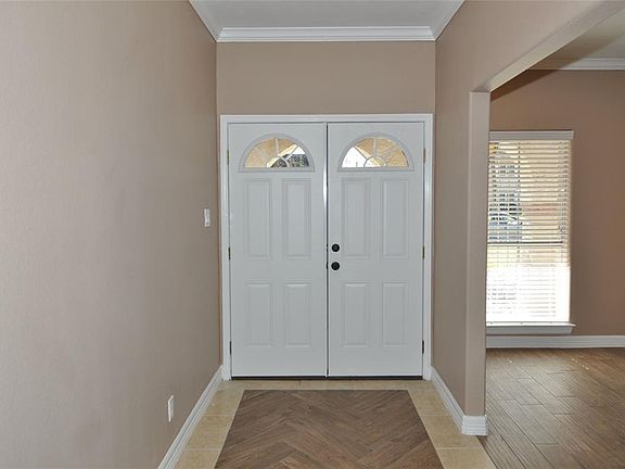 3rd image of 10111 Cantertrot Dr