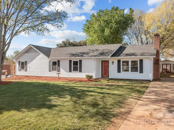 4515 Country Meadows Dr, Gastonia, NC 28056