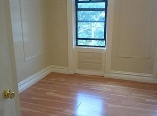 3243 48th St APT 1R, Astoria, NY 11103
