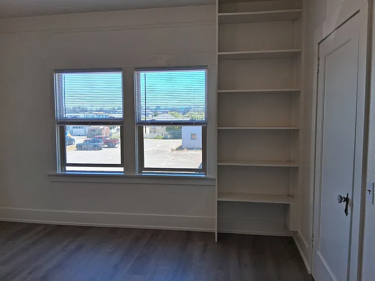 435 Henderson St #3 — Photo 9