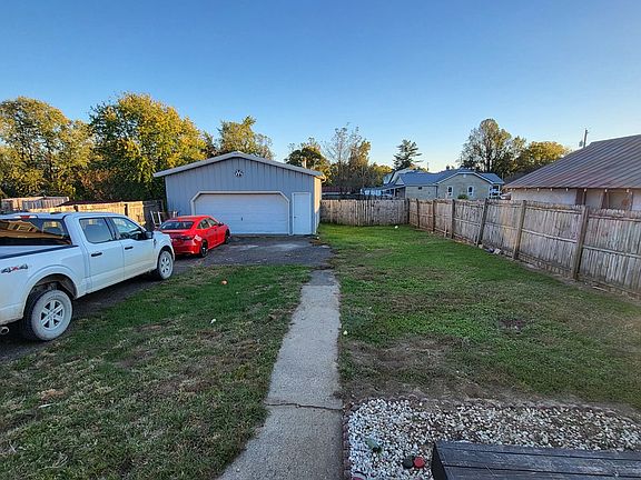 4th image of 2069 Shela Blvd