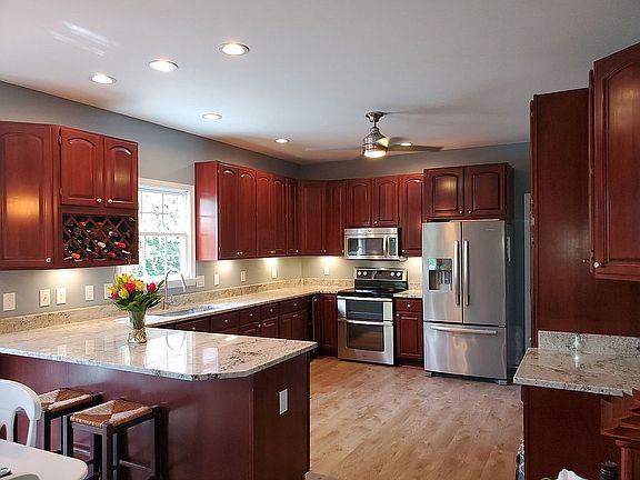 Large eat in kitchen 