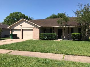 15127 Harness Ln, Webster, TX 77598
