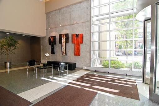 3rd image of 720 N Larrabee St APT 1402