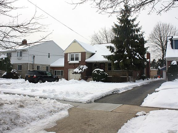 5th image of 305 Mineola Blvd